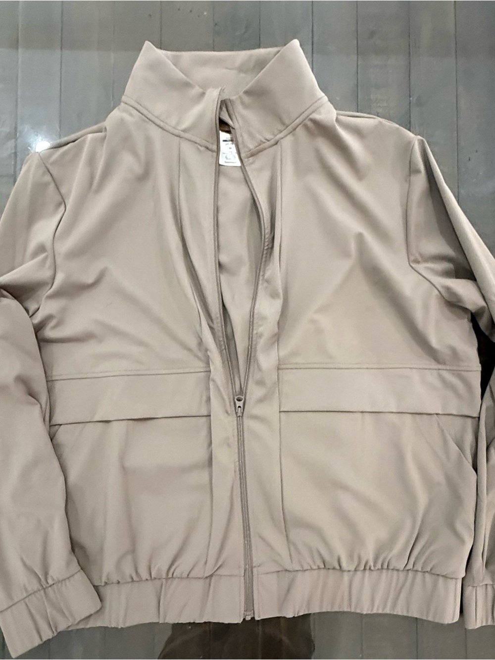 Women’s Lightweight Zip-Front Jacket in Beige
